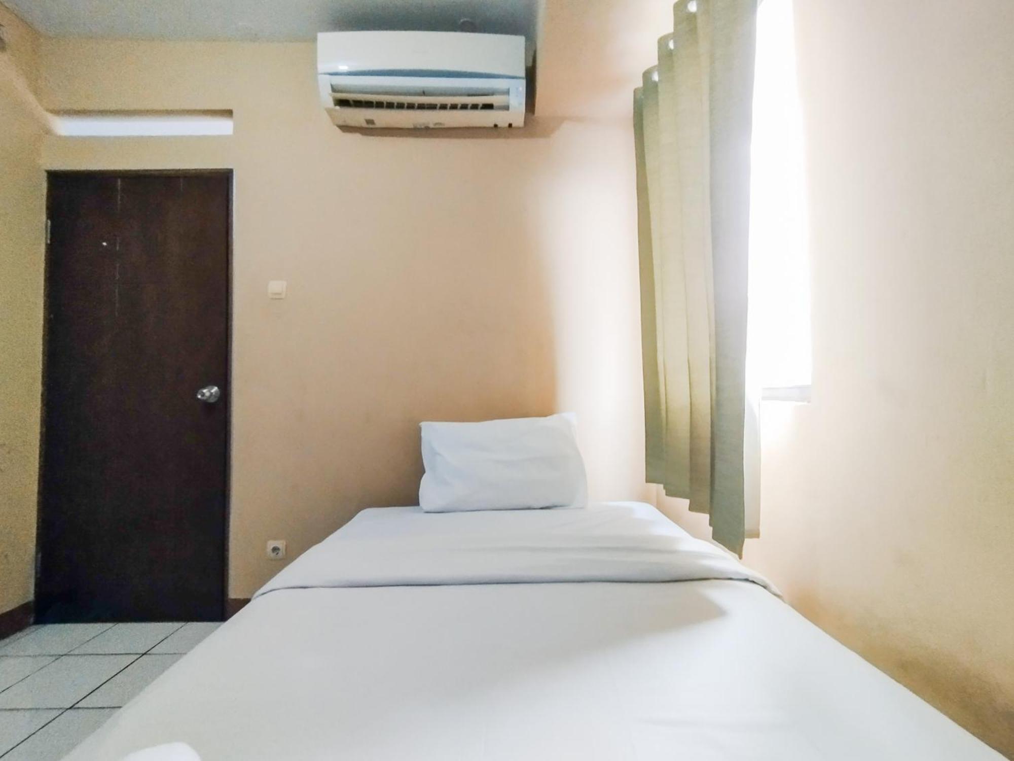 Minimalist 3br Gateway Ahmad Yani Cicadas By Travelio Apartemen *